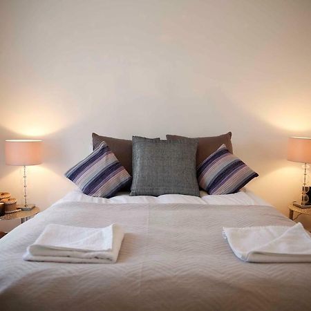 Beautiful One Bedroom Apartment Walking Distance To Paddington And Hyde Park Лондон Екстериор снимка